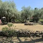 Site Exceptionnel Propriete Dans Parc Arbore De 8 Hectares *