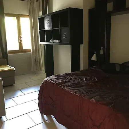 Site Exceptionnel Propriete Dans Parc Arbore De 8 Hectares Villa