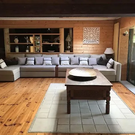 Site Exceptionnel Propriete Dans Parc Arbore De 8 Hectares Villa